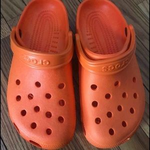 Spring and summer orange classic crocs womens size 9 mens size 7 Brand new NWOT!